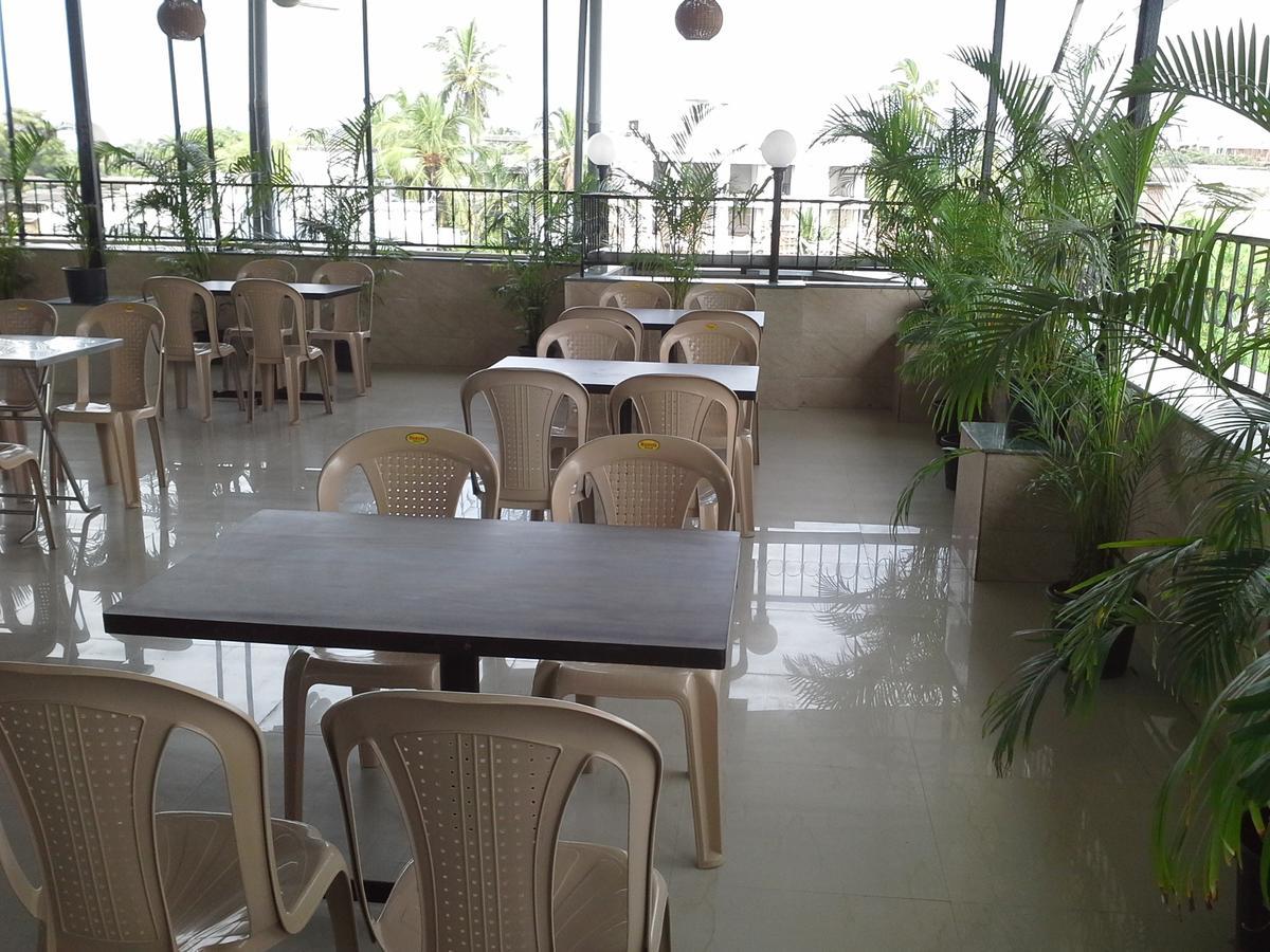 Galaxy Vaibhav Hotel 2*